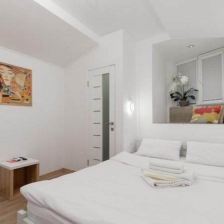 Apart Hotel Lyon D'Opera Одеса Екстериор снимка