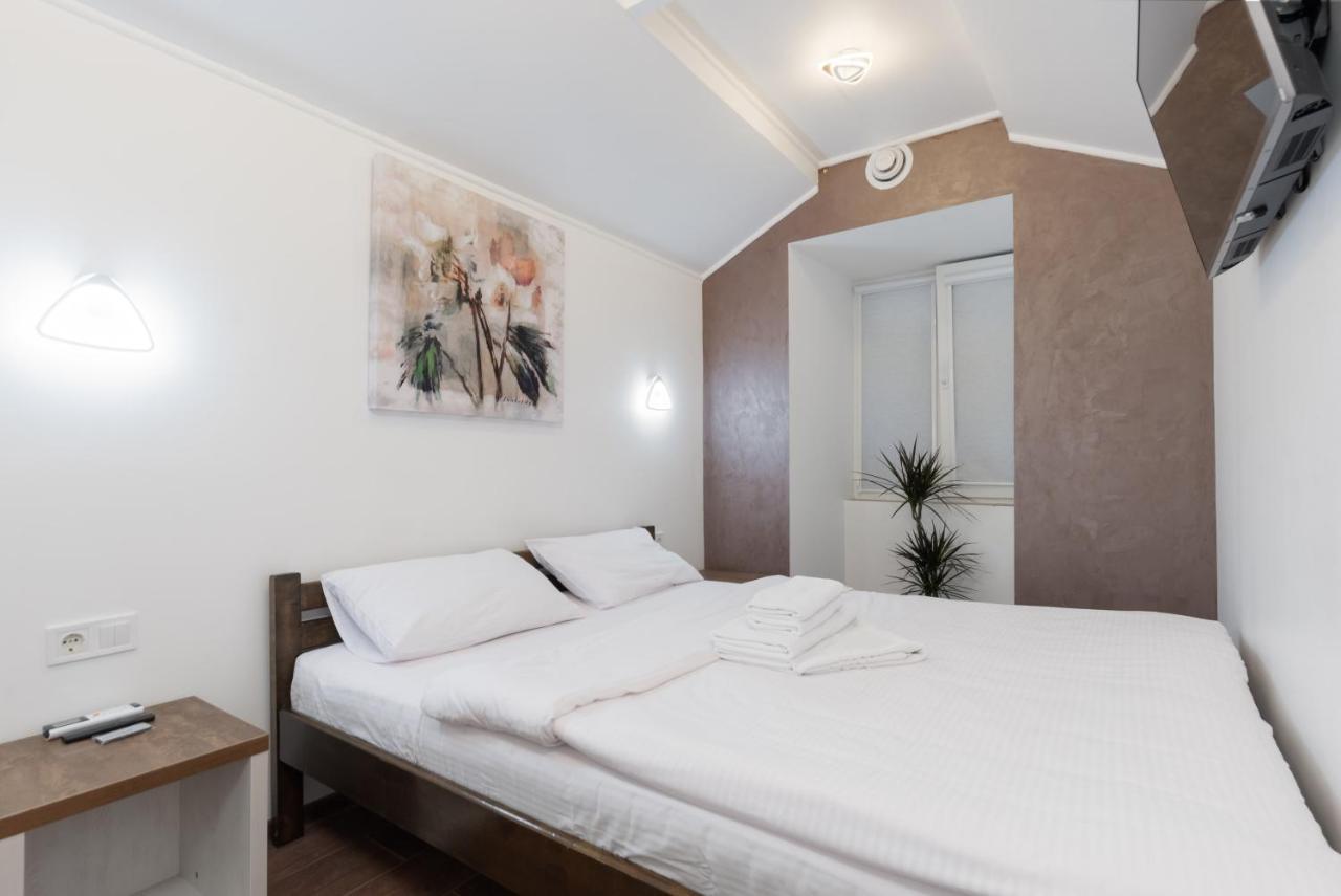 Apart Hotel Lyon D'Opera Одеса Екстериор снимка